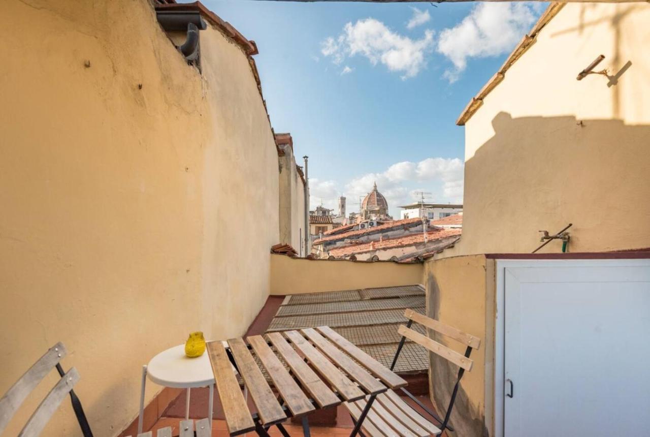Romantico Attichino Con Terrazzo Vista Duomo !! Floransa Dış mekan fotoğraf